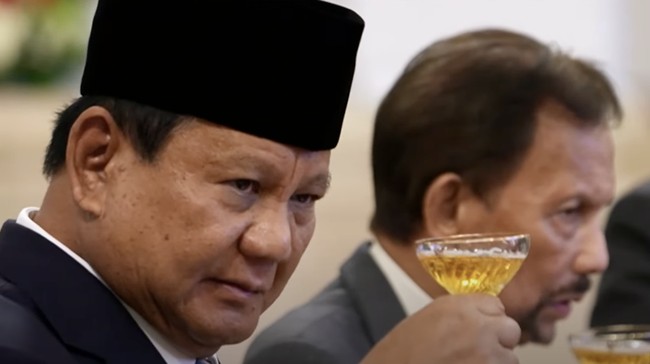 Presiden Prabowo Subianto mengajak para tamu negara untuk bersulang dalam jamuan makan malam di Istana Negara, Jakarta.